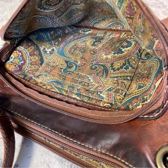 Fossil leather crossbody bag with decorative stitches - Picture 9 of 14